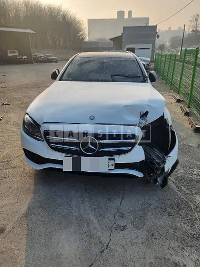 Photo 1 of 10: 2016 Mercedes-Benz E300, VIN WDDZF4JB5HA051826 — Korean insurance auction
