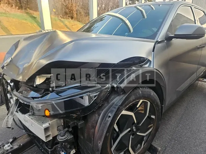 Photo 2 of 4: 2021 Hyundai IONIQ 5 — Korean insurance auction