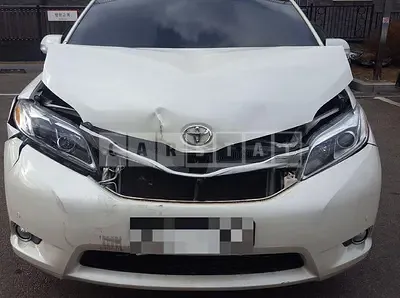 Photo 1 of 17: 2017 Toyota Siena 4WD — Korean insurance auction