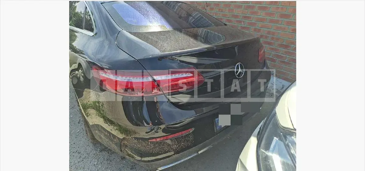Photo 2 of 18: 2018 Mercedes-Benz E220 d Coupe — Korean insurance auction
