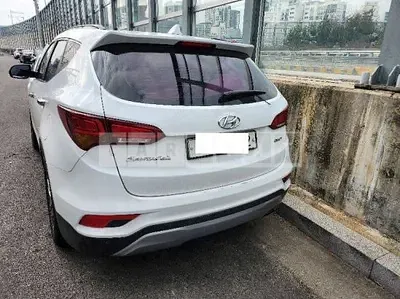 Photo 1 of 10: 2016 Hyundai Santa Fe, VIN KMHSW81UBGU624030 — Korean insurance auction