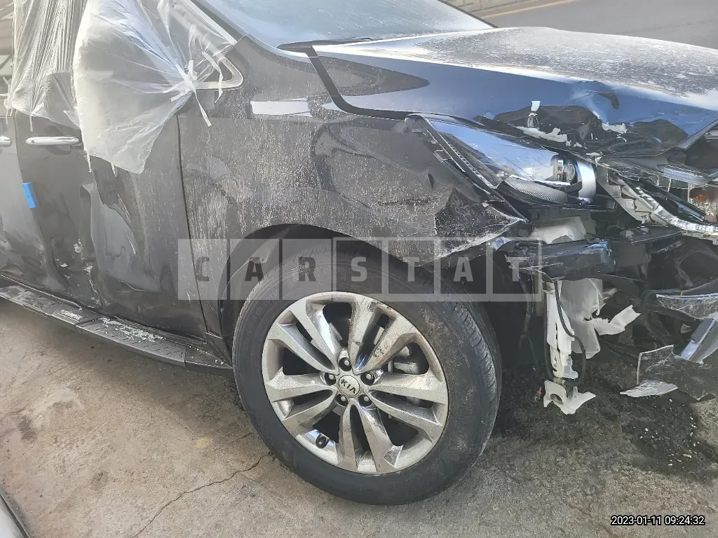 Photo 2 of 49: 2018 Kia Carnival, VIN KNAMC81ABJS429612 — Korean insurance auction