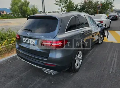 Photo 1 of 4: 2017 Mercedes-Benz GLC220d 4Matic, VIN WDC0G0FB6HF138861 — Korean insurance auction