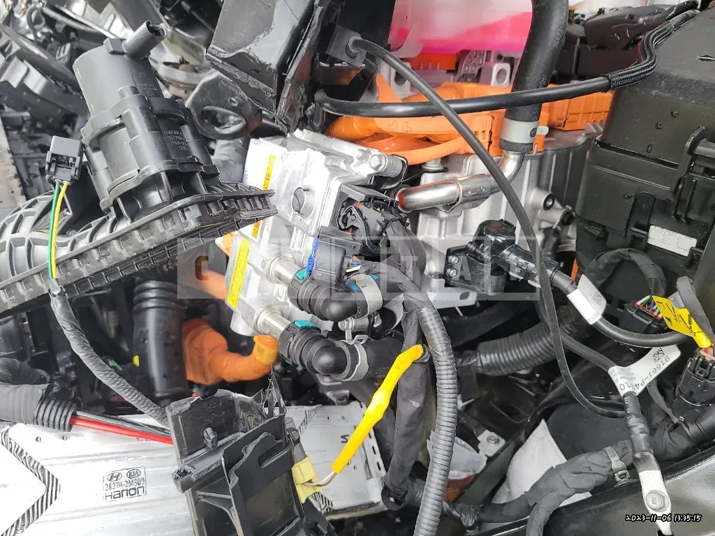 Photo 2 of 13: 2022 Kia Sorento 1.6 Hybrid, VIN KNARH81GBNA111609 — Korean insurance auction