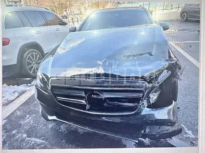 Photo 1 of 30: 2019 Mercedes-Benz E 300, VIN WDDZF4JB8KA603388 — Korean insurance auction