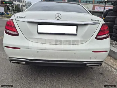 Photo 1 of 27: 2018 Mercedes-Benz E300, VIN WDDZF4JB1KA555457 — Korean insurance auction