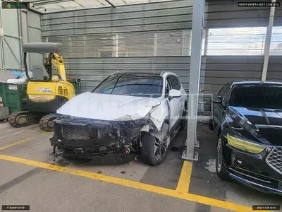 Photo 1 of 9: 2018 Hyundai Santa Fe, VIN KMHS381BDKU094350 — Korean insurance auction