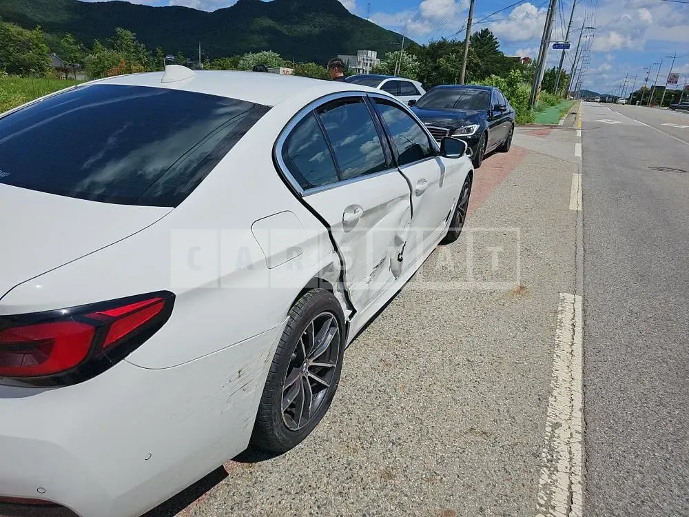 Photo 2 of 19: 2023 BMW 520i, VIN WBA11BH06PCM63641 — Korean insurance auction