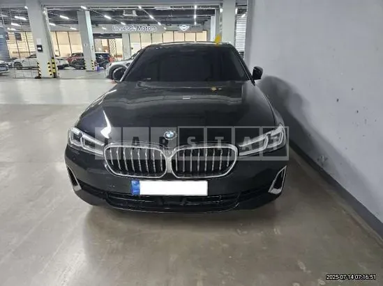 Photo 2 of 26: 2023 BMW 520i — Korean insurance auction