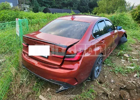 Photo 2 of 10: 2020 BMW M 340i, VIN WBA5U7106LFH63238 — Korean insurance auction