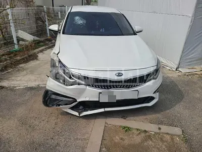 Photo 1 of 16: 2018 Kia K5, VIN KNAGT411BKA280947 — Korean insurance auction