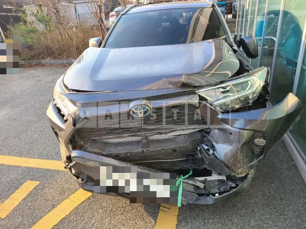 Photo 2 of 25: 2021 Toyota RAV4 Hybrid 2WD — Korean insurance auction