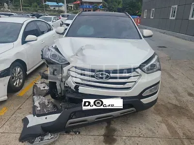 Photo 1 of 16: 2015 Hyundai Santa Fe, VIN KMHSW81UBFU353831 — Korean insurance auction