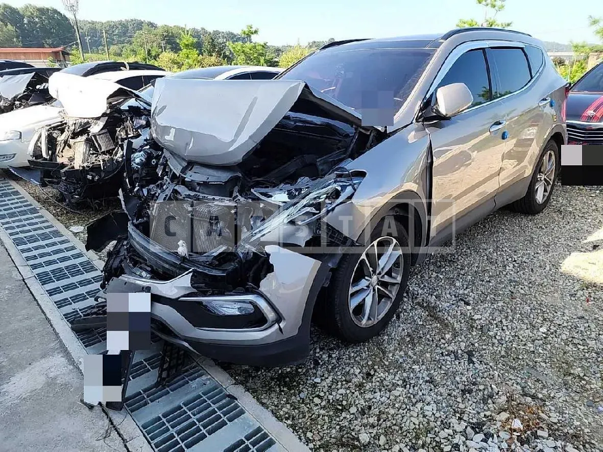 Photo 2 of 16: 2015 Hyundai Santa Fe DM — Korean insurance auction