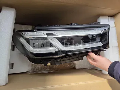 2022 Light BMW 530i xDrive right headlamp