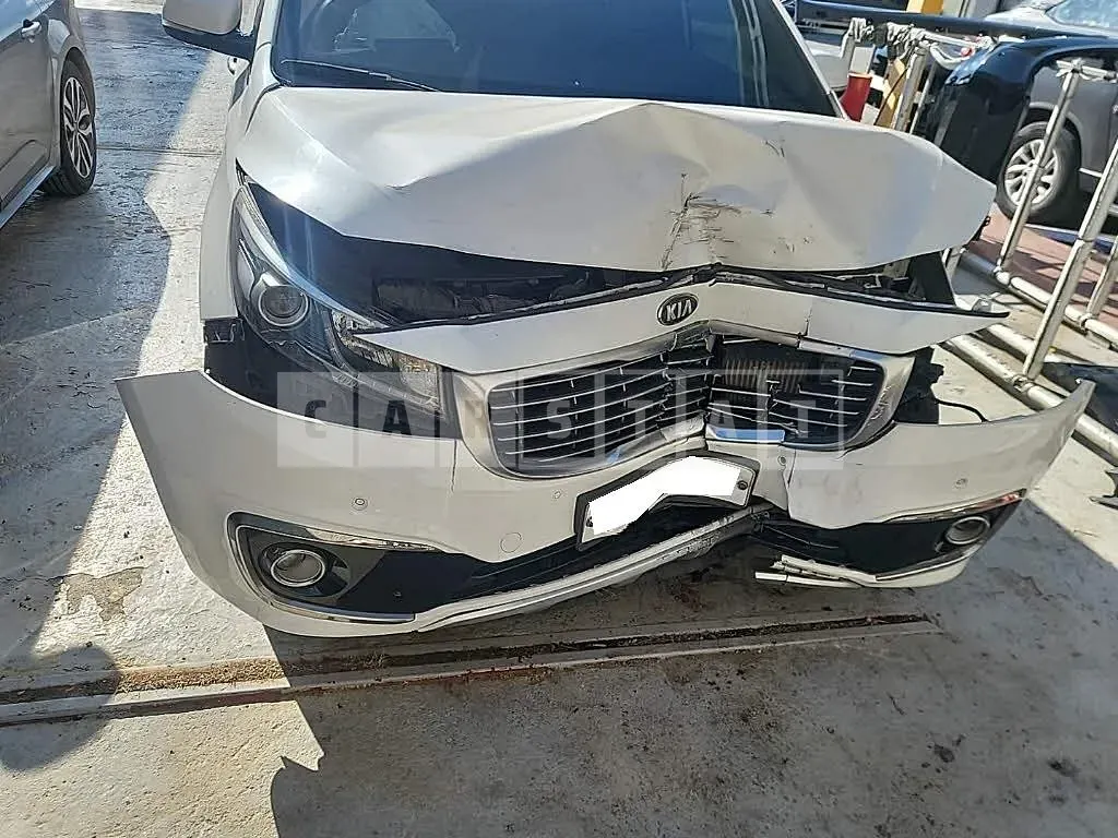 Photo 2 of 21: 2015 Kia Carnival Limousine, VIN KNAME81ABGS136552 — Korean insurance auction