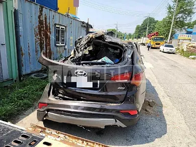 Photo 1 of 12: 2017 Hyundai Santa Fe 2.0, VIN KMHSW81UBJU850056 — Korean insurance auction