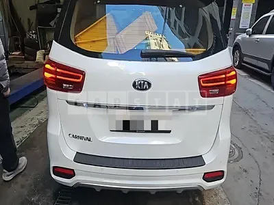 Photo 1 of 31: 2018 Kia Carnivals — Korean insurance auction