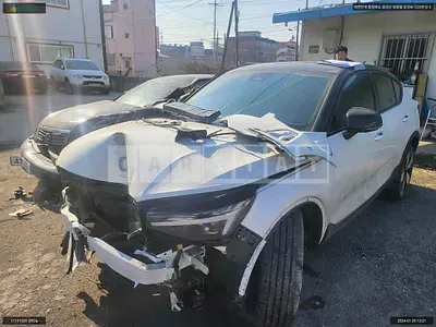 Photo 1 of 13: 2022 Volvo C40 Recharge Twin, VIN YV1XKEDAEN2006967 — Korean insurance auction
