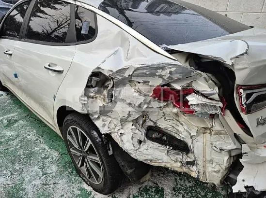 Photo 2 of 10: 2020 Kia K5, VIN KNAGU416BLA360390 — Korean insurance auction
