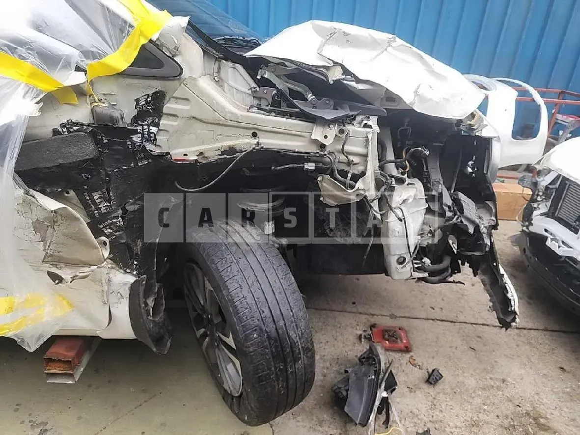 Photo 2 of 17: 2015 Kia Carnivals — Korean insurance auction