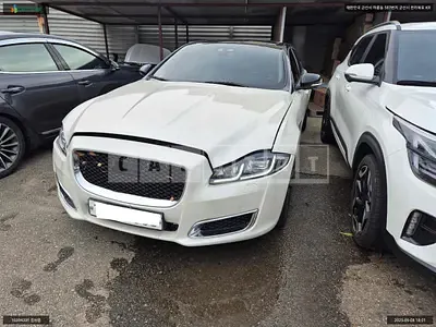 Photo 1 of 7: 2019 Jaguar XJ 3.0 d, VIN SAJAA22P1KNW21665 — Korean insurance auction