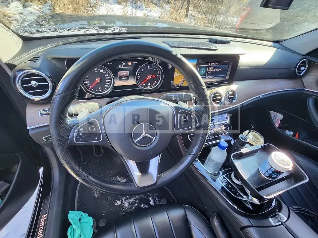 Photo 2 of 6: 2017 Mercedes-Benz E220d 4Matic, VIN WDDZF0FB8HA286254 — Korean insurance auction