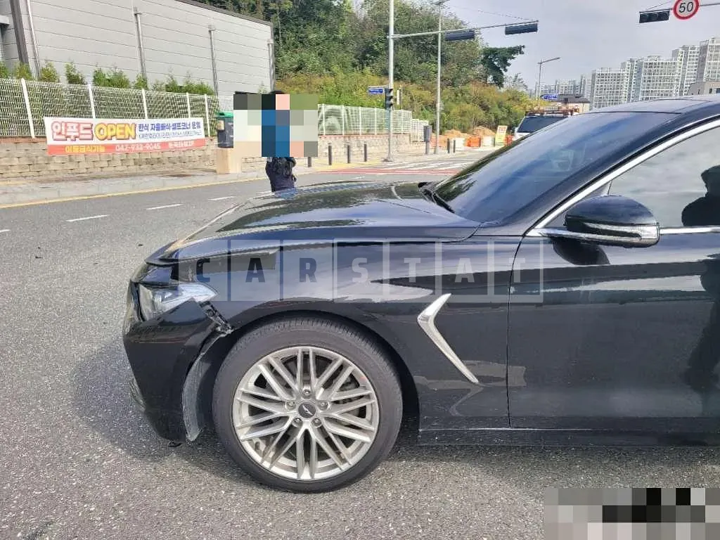 Photo 2 of 17: 2019 Genesis G70 AWD — Korean insurance auction