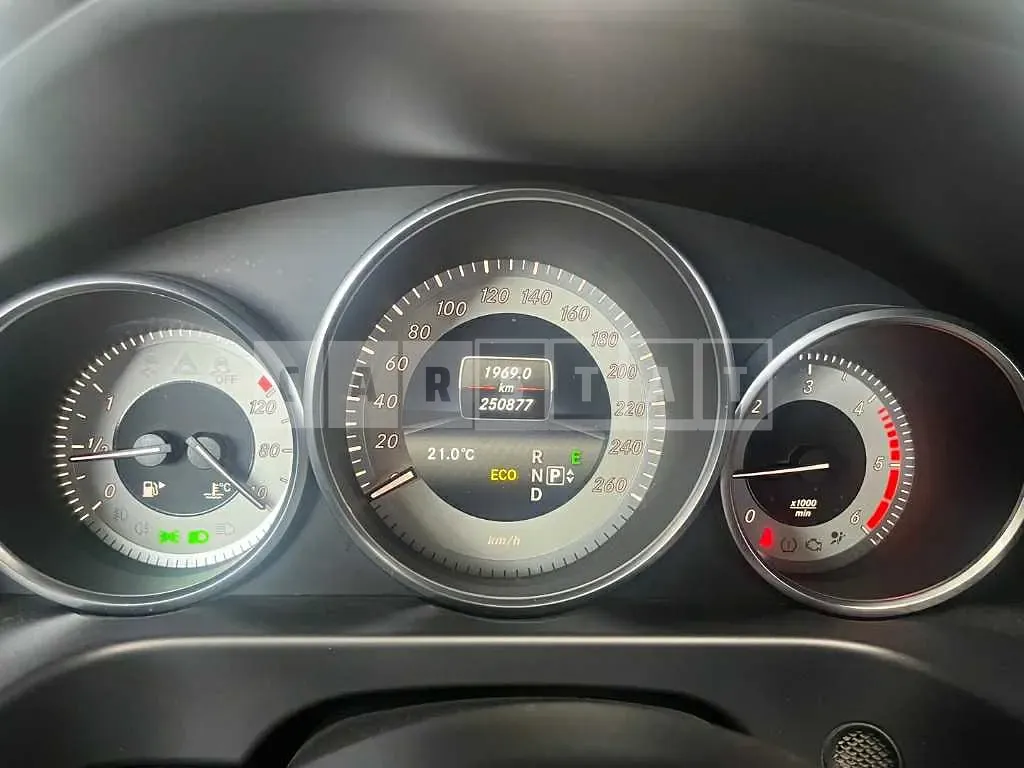 Photo 2 of 10: 2015 Mercedes-Benz E220 CDI, VIN WDDHF0CBXFB095278 — Korean insurance auction