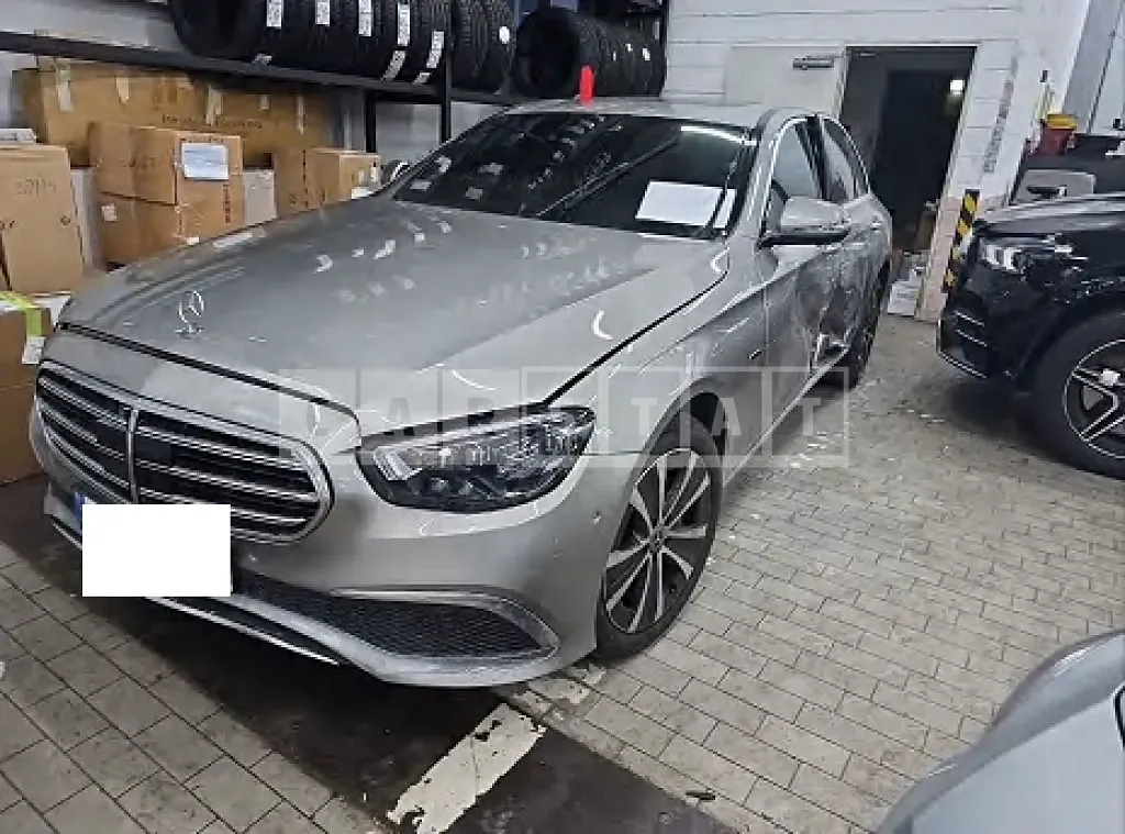 Photo 2 of 16: 2021 Mercedes-Benz E300 e 4Matic — Korean insurance auction