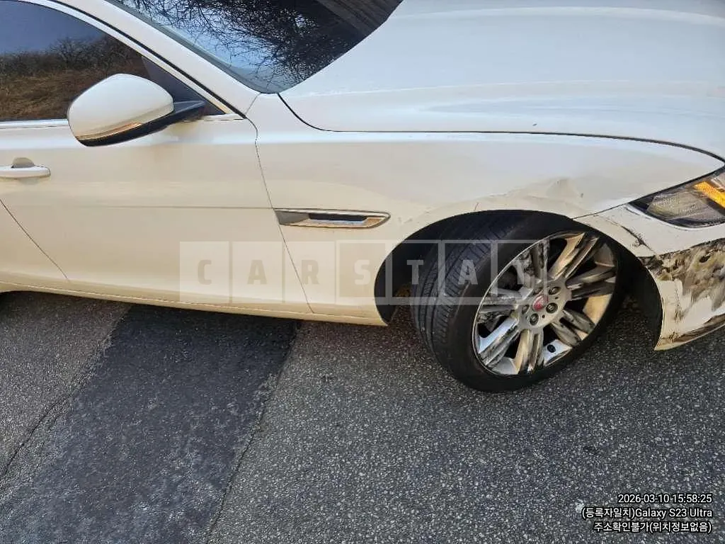 Photo 2 of 19: 2017 Jaguar XF 20d — Korean insurance auction