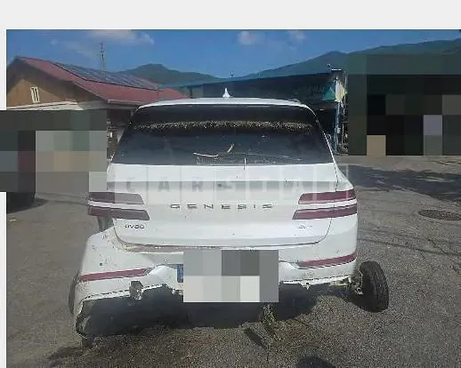 Photo 2 of 13: 2023 Genesis GV80 4WD — Korean insurance auction