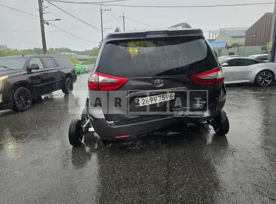 Photo 2 of 11: 2020 Toyota Sienna — Korean insurance auction