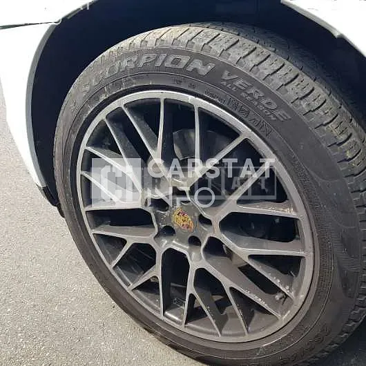 Photo 2 of 35: 2018 Porsche Macan, VIN WP1AA2954JLB25450 — Korean insurance auction