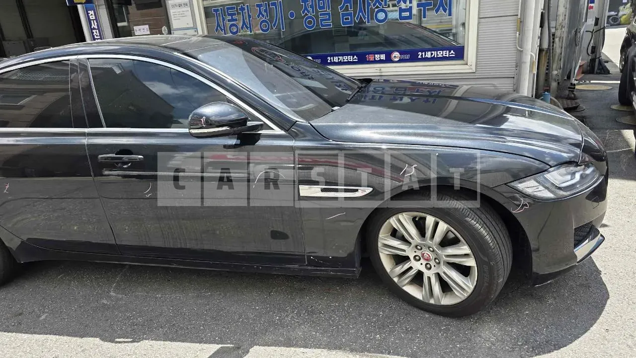 Photo 2 of 15: 2016 Jaguar XF 20d, VIN SAJBB4BN0GCY22455 — Korean insurance auction