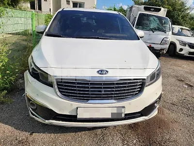 Photo 1 of 10: 2016 Kia Carnivals — Korean insurance auction