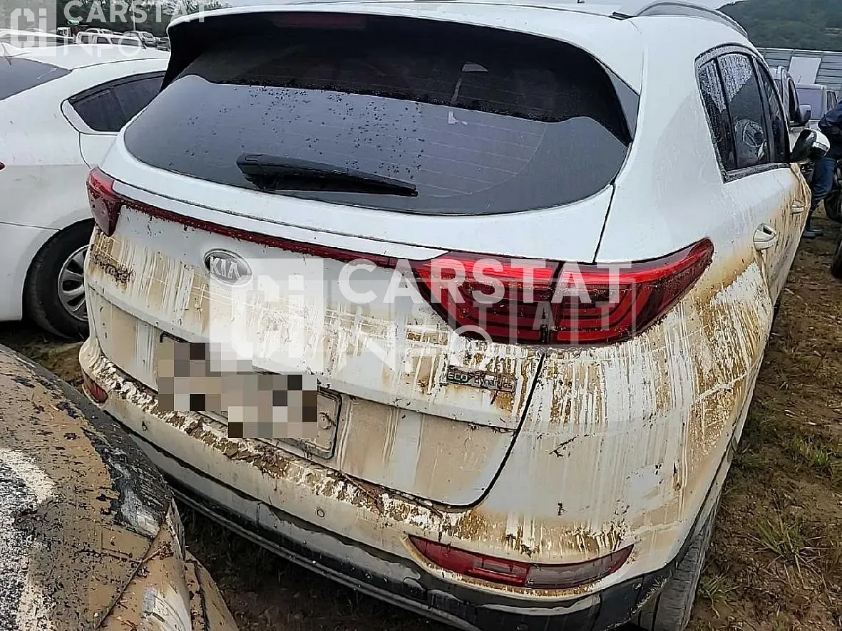 Photo 2 of 8: 2017 Kia Sportage, VIN KNAPM813BHK210197 — Korean insurance auction