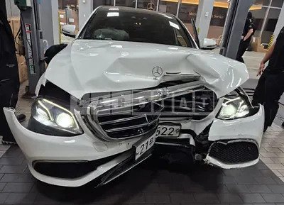 Photo 1 of 23: 2018 Mercedes-Benz E400 4Matic — Korean insurance auction