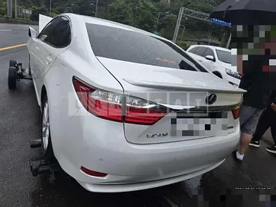 Photo 1 of 8: 2015 Lexus ES300h — Korean insurance auction