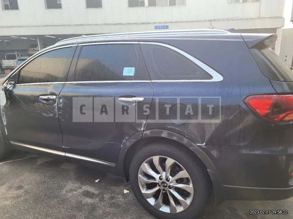 Photo 2 of 23: 2018 Kia Sorento, VIN KNAPS81BDJA448521 — Korean insurance auction