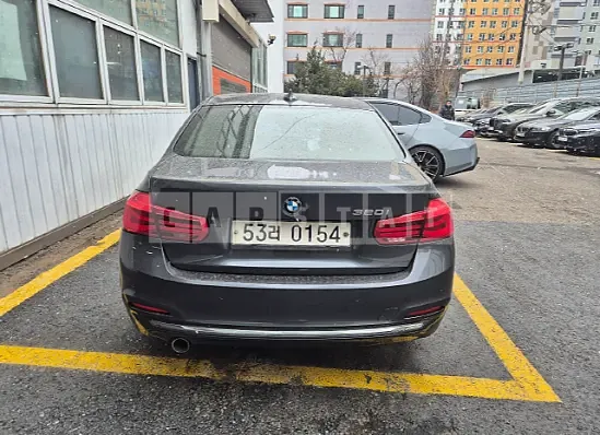 Photo 2 of 10: 2016 BMW 320i, VIN WBA8A9105GK463038 — Korean insurance auction