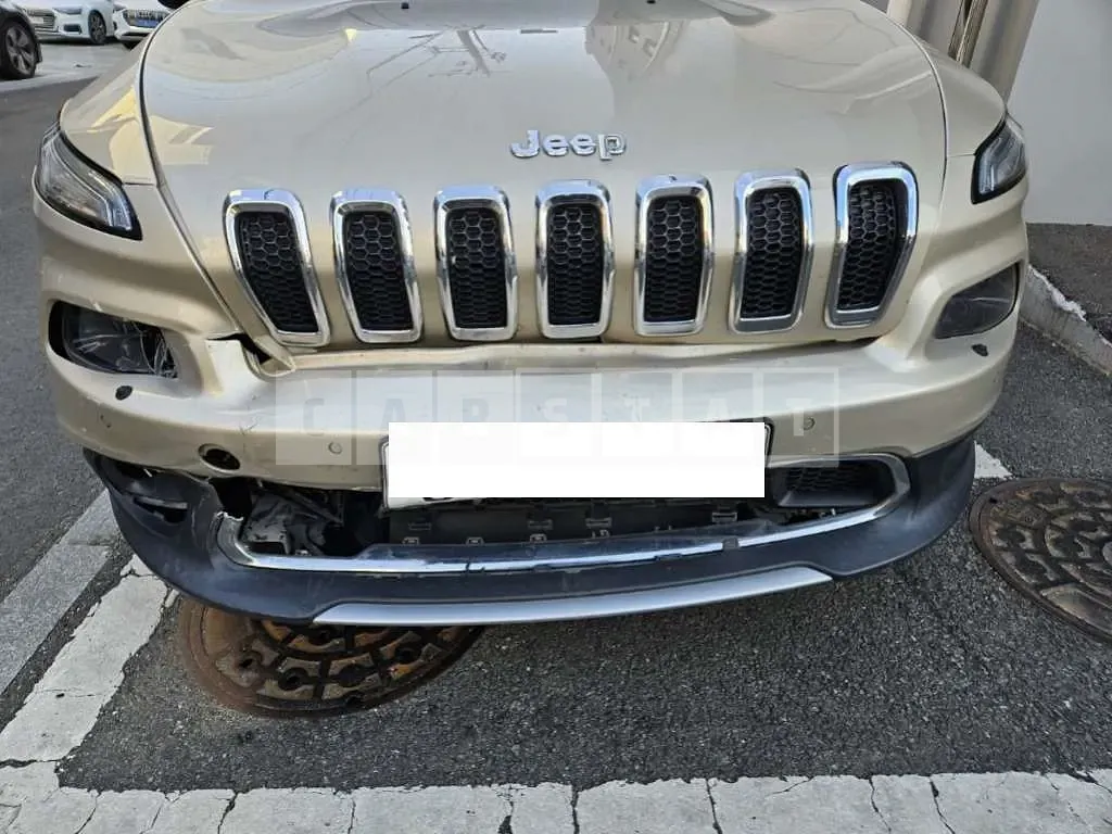 Photo 2 of 15: 2015 Jeep Cherokee — Korean insurance auction