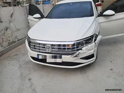 Photo 1 of 37: 2022 Volkswagen Jetta 1.4 TSI — Korean insurance auction