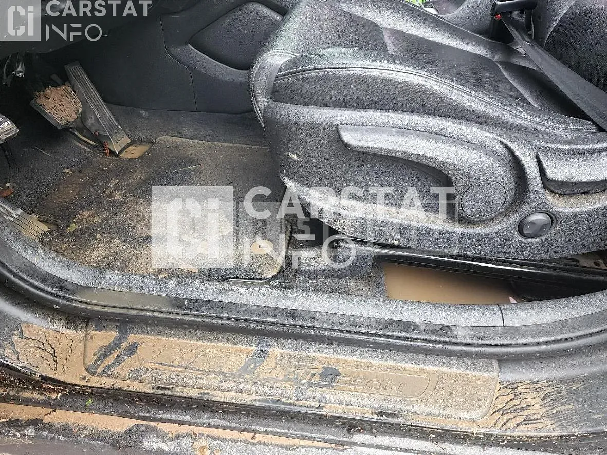 Photo 2 of 23: 2015 Hyundai Tucson TL 2.0 — Korean insurance auction