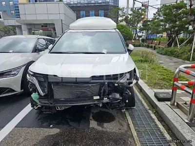 Photo 1 of 11: 2023 Kia Carnivals — Korean insurance auction