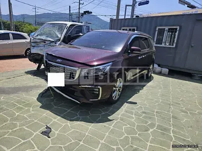 Photo 1 of 11: 2019 Kia Carnival, VIN KNAME81ABKS447518 — Korean insurance auction