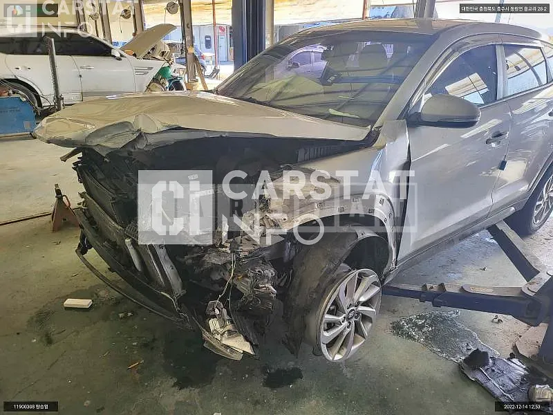 Photo 2 of 10: 2015 Hyundai Tucson, VIN KMHJ2815GGU095897 — Korean insurance auction