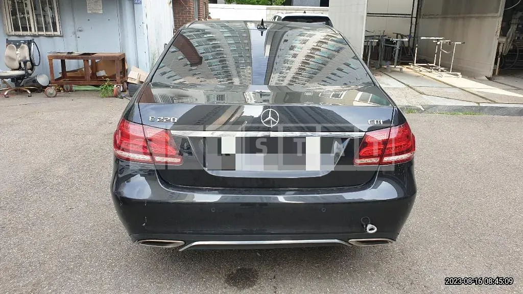 Photo 2 of 11: 2014 Mercedes-Benz E220 CDI — Korean insurance auction