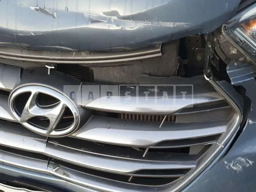 Photo 2 of 74: 2016 Hyundai Santa Fe DM, VIN KMHSW81UBHU725742 — Korean insurance auction