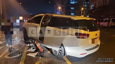 Photo 1 of 5: 2016 Kia Carnival 11 -Seater — Korean insurance auction